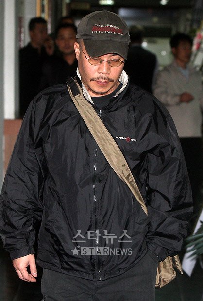 26일 故 곽지균 감독의 빈소를 찾은 이명세 감독 ⓒ홍봉진 기자 honggga@