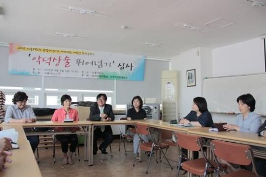 사진 좌측부터 시계방향으로 영등위 지명혁 위원장, 김경윤 사무국장, YMCA 청소년활동부 안수경 간사, 김용무 부장, 안창원 회장, 김대호 부회장
