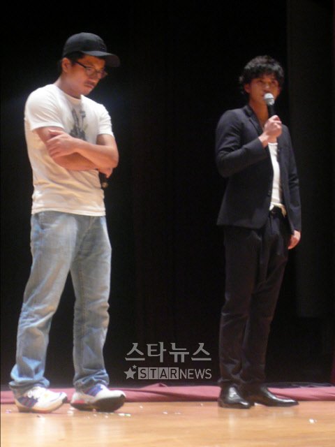 양익준 감독(왼쪽)과 오구리 슌 ⓒ임창수 기자