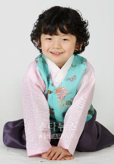 ↑아역배우 왕석현(9)이 소속사 다즐엔터테인먼트와 전속계약을 해지키로 했다. ⓒ머니투데이 사진DB