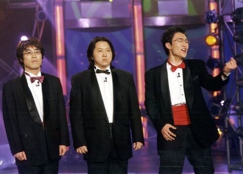 지난 2003년 '도레미 트리오'코너 당시의 이재훈(맨 왼쪽)과 김인석(맨 오른쪽), 가운데는 정형돈 <사진=KBS>