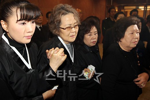 고 김인문의 유가족 및 친지들ⓒ이기범기자