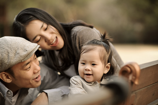 김진표, 윤주련 가족 <사진제공=스토리온>