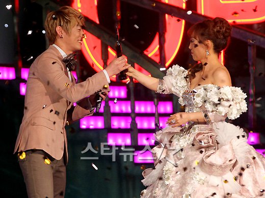 '오페라스타2011' 최종우승자 테이와 조수미ⓒ홍봉진 기자
