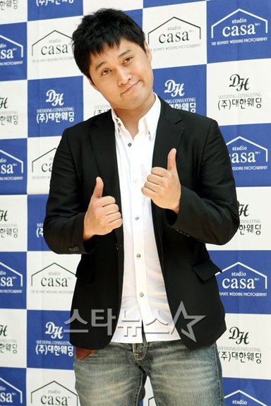 오는 9월 10일 3년 열애 끝에 4세 연하의 승무원과 결혼식을 올리는 개그맨 송준근 ⓒ홍봉진 기자 honggga@