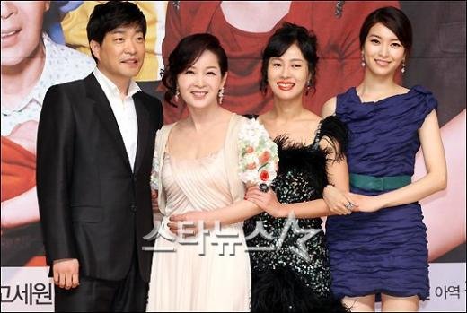 폼나게 살거야 주연배우들 손현주(왼쪽부터), 이효춘, 김희정, 윤세인 ⓒ사진=임성균 기자