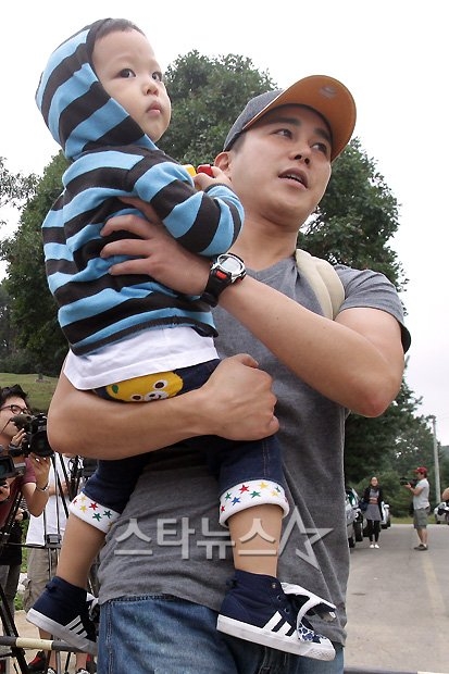 정태우와 아들 하준 군 ⓒ의정부(경기)=이기범 기자