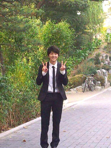 송중기ⓒ사진=온라인 커뮤니티