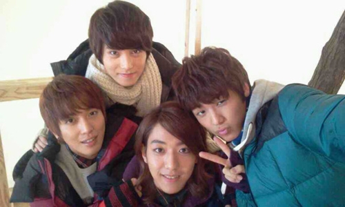 ↑(왼쪽부터 차례로) 씨앤블루 정용화, 이종현, 이정신, 강민혁  ⓒ출처=씨앤블루 트위터