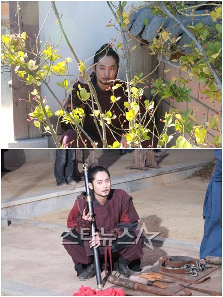 촬영 중 잠시 휴식을 취하고 있는 고윤후 ⓒ사진=위드인 엔터테인먼트 제공