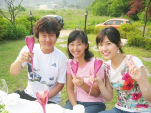 배우 감우성(왼쪽)과 박은지 기상캐스터(오른쪽)ⓒ사진=박은지 트위터