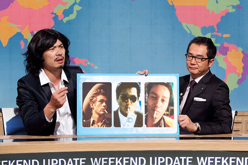 'SNL 코리아'에서 김어준 딴지일보 총수를 패러디하고 있는 김상경 <사진=tvN>