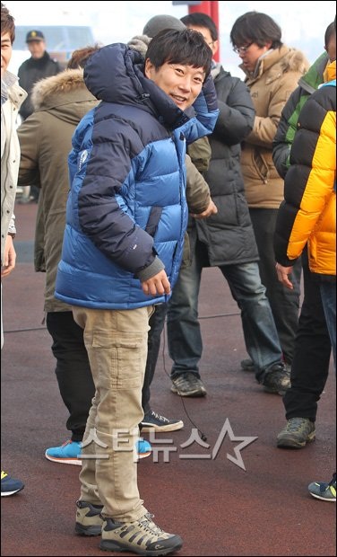 이수근이 24일 오전 KBS 2TV '해피선데이-1박2일' 새 시즌 첫 촬영을 위해 이동하고 있다 ⓒ인천=박용훈 인턴기자