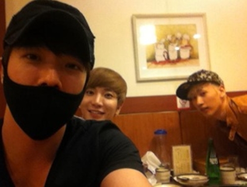 (왼쪽부터)동해,이특,은혁ⓒ사진출처=동해 트위터