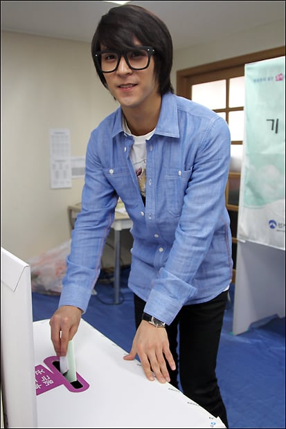 ↑투표하는 비스트 손동운 ⓒ임성균 기자 tjdrbs23@