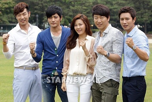 (왼쪽부터)이종혁, 장동건, 김하늘, 김수로, 김민종 ⓒ사진=이기범 기자