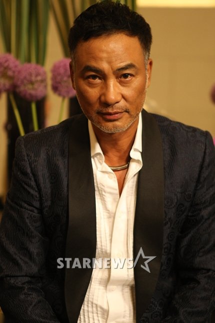영화 '도둑들'의 임달화 스틸컷