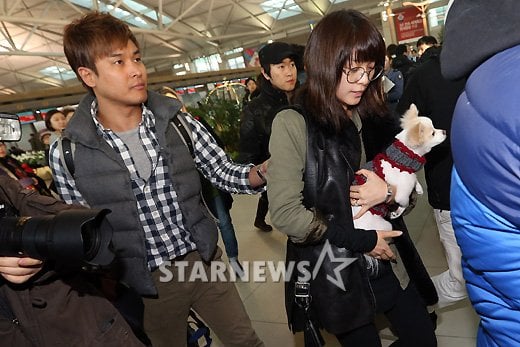제임스박(왼쪽)과 선예 부부 ⓒ인천국제공항=이기범 기자
