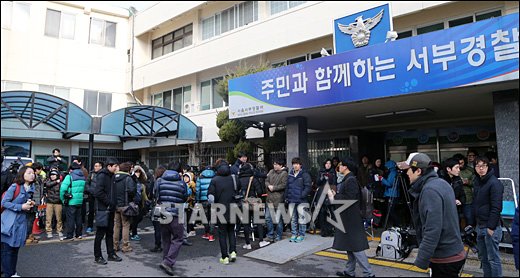 박시후의 소환 조사를 앞두고 서울 서부경찰서에 몰린 취재진 ⓒ이동훈 기자