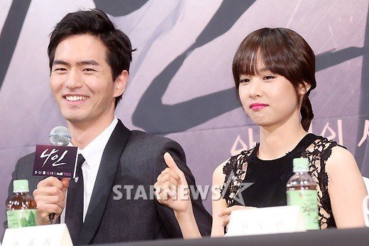 '나인'의 이진욱(좌) 조윤희(우)ⓒ홍봉진 기자
