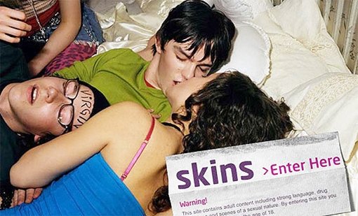 '스킨스' 시즌1의 니콜라스 홀트(사진 가운데)