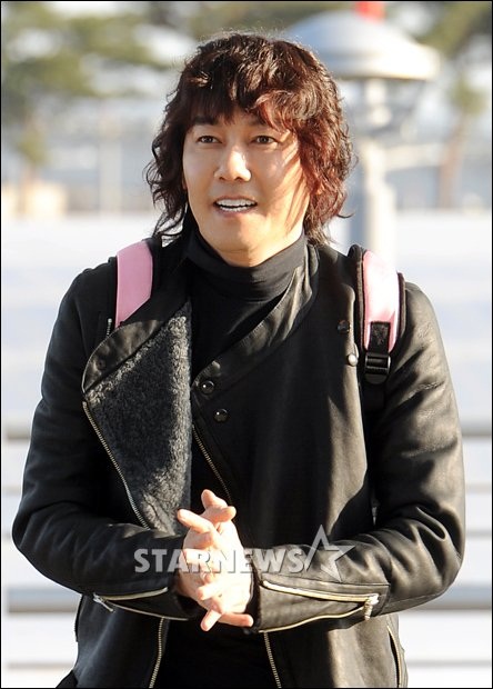 14일 전미투어를 위해 미국으로 출국하는 가수 김장훈 ⓒ인천국제공항=최부석 기자
