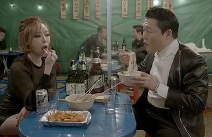 싸이 '젠틀맨' 뮤직비디오 한 장면 ⓒYG엔터테인먼트