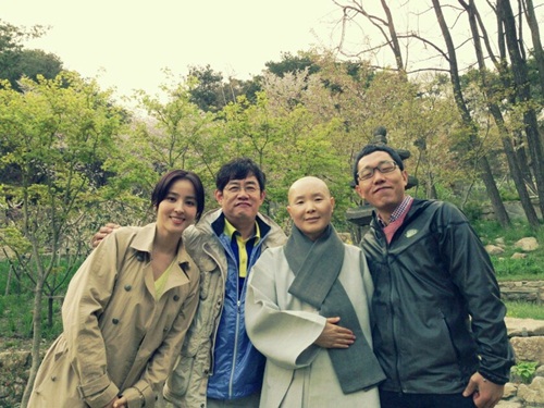 한혜진(왼쪽부터)과 이경규, 정목스님, 김제동/SBS 사진제공