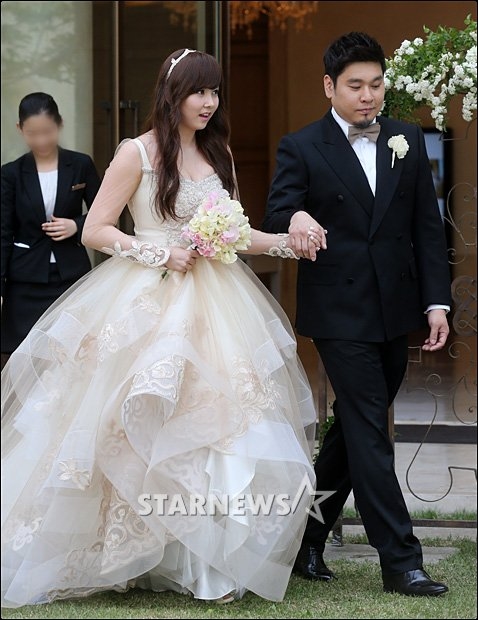 결혼식 앞둔 김지우와 레이먼킴/사진=이동훈 기자