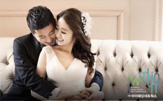 김재성 한지영 커플 / 사진제공=아이웨딩네트웍스