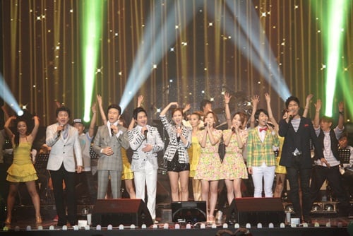 최영철(왼쪽부터), 강진, 박현빈, 장윤정, 윙크 강승희, 강주희, 양지원, 홍원빈 / 사진제공=인우프로덕션