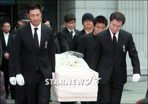 배우 기태영(왼쪽)과 박상원 / 사진=최부석 기자
