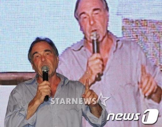 제주에서 강연중인 올리버 스톤 감독 / 사진=뉴스1 News1 이상민 기자