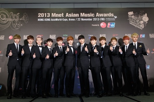 2013 MAMA에서 올해의 앨범상을 수상한 엑소 /사진=CJ E&M 제공