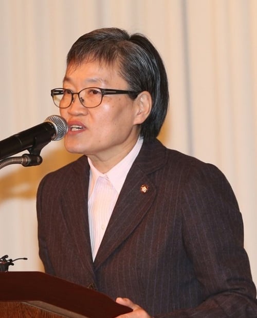 기존 관행을 버려야 한다고 대한빙상연맹을 비판한 이에리사 의원. /사진=뉴스1