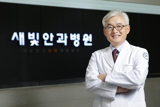 새빛안과병원 박규홍 이사장. /사진=한스타 제공