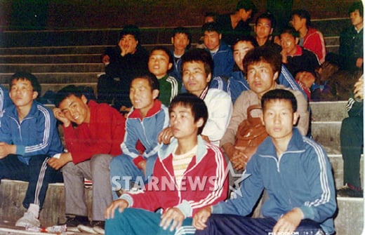 극동체육관에서 함께 운동한 동료들과 함께.