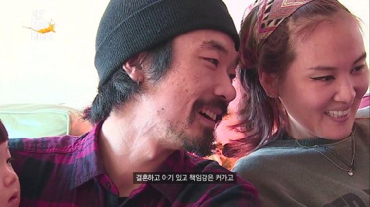 삐삐밴드 이윤정(오른쪽)과 남편 이현준 /사진=스토리온