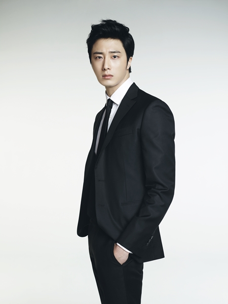 세월호 침몰 사고 여파로 오는 5월 3일 진행 예정이었던 팬미팅을 취소한 배우 정일우/사진제공=스타케이엔터테인먼트