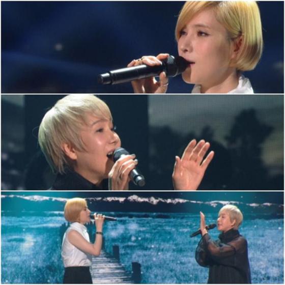 가수 거미가 KBS 2TV '불후의 명곡'에서 어머니 장숙정씨와 동반 무대를 꾸미고 있다. /사진제공=KBS