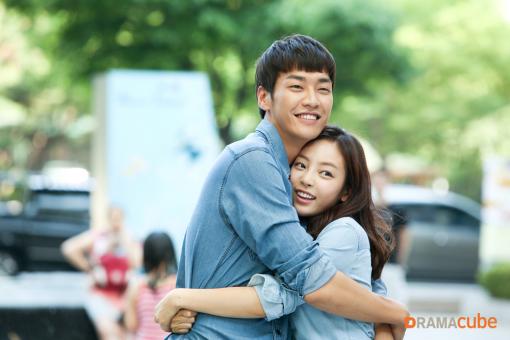 김영광(왼)과 구하라 / 사진제공=드라마큐브