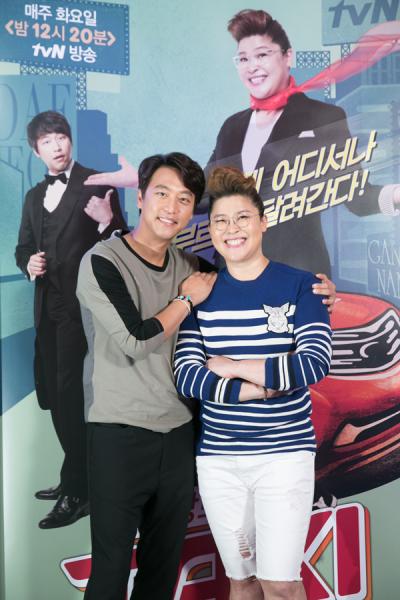 오만석(왼)과 이영자 / 사진제공=tvN