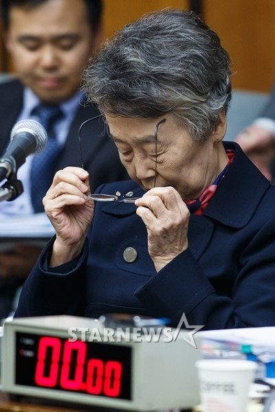 이인호 한국방송공사(KBS) 이사장이 22일 서울 여의도 KBS 신관에서 열린 국회 미래창조과학방송통신위원회의 KBS에 대한 국정감사에 출석했다. /사진=뉴스1
