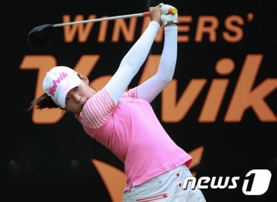 5차례 연장승부 끝에 개인통산 LPGA 투어 첫 승을 거둔 이미향(21, 볼빅). /사진=뉴스1