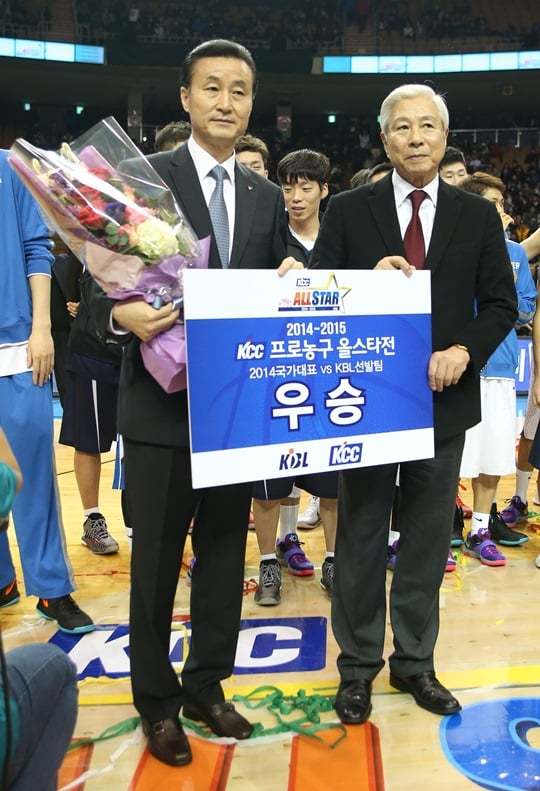 KBL 선발 감독을 맡은 김진 감독. /사진=KBL 제공