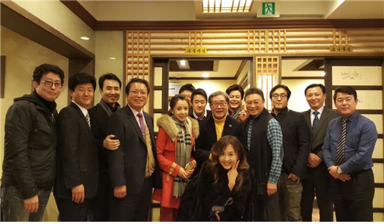 '아버지의 노래' 출연진, 제작진, 투자관계자들