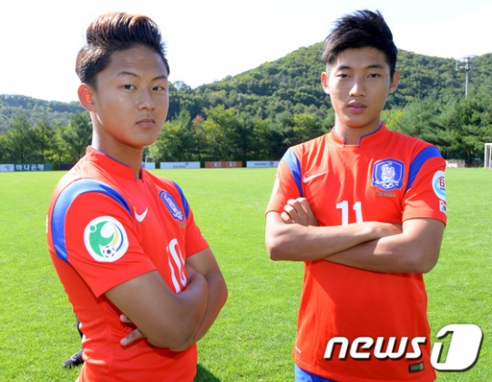 스페인 바르셀로나 소속의 이승우(왼쪽)와 장결희가 오는 10일 개막하는 2015 수원 컨티넨탈컵 국제청소년(U-17) 국가대표 축구대회 참가를 위해 파주 NFC에 입소했다. /사진=뉴스1