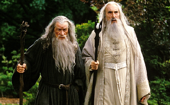 영화 '반지의 제왕:두개의 탑'(2002)의 사루만 크리스토퍼 리(왼쪽)와 간달프 이완 맥켈런 / 사진=스틸컷