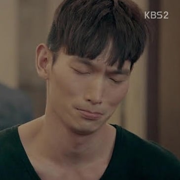KBS 2TV '프로듀사'에서 신디(아이유 분)가 잠적하자 괴로워하는 최권의 모습