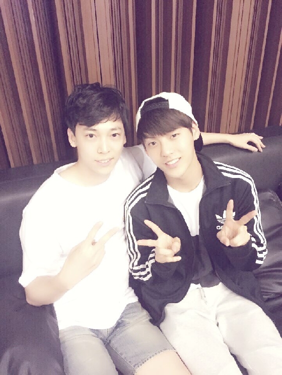 포스트맨 신지후(왼쪽)와 비투비 이민혁